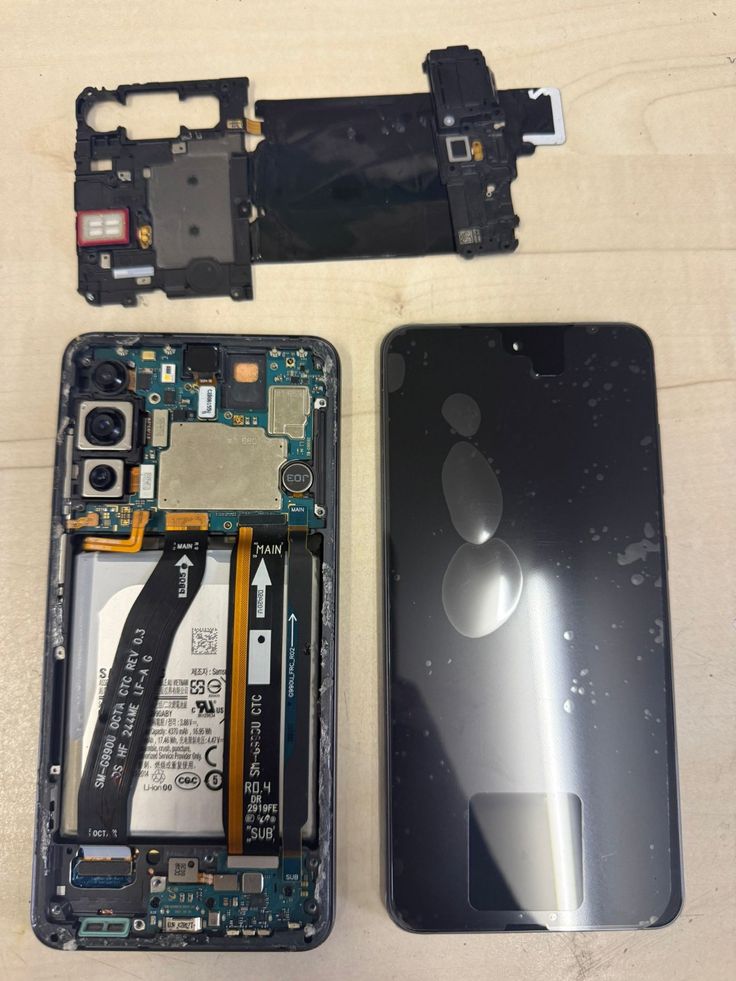 Proses Ganti LCD HP Smartphone